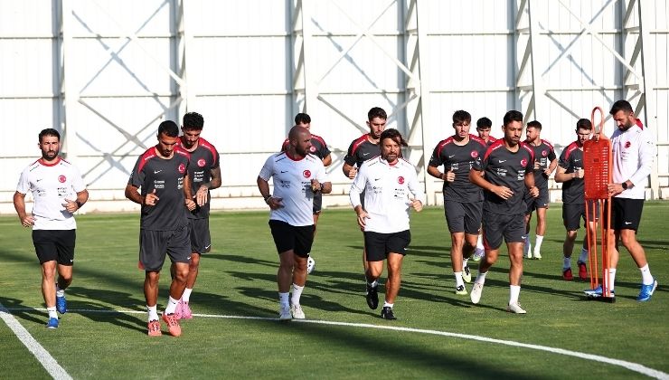 A Milli Futbol Takımı, İspanya maçı hazırlıklarına başladı