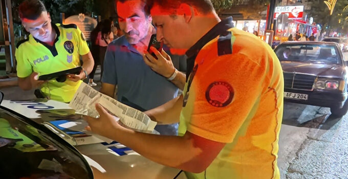 Aksaray’da “İşlem yapmayın” dedi, olmayınca gazeteciye hakaret etti