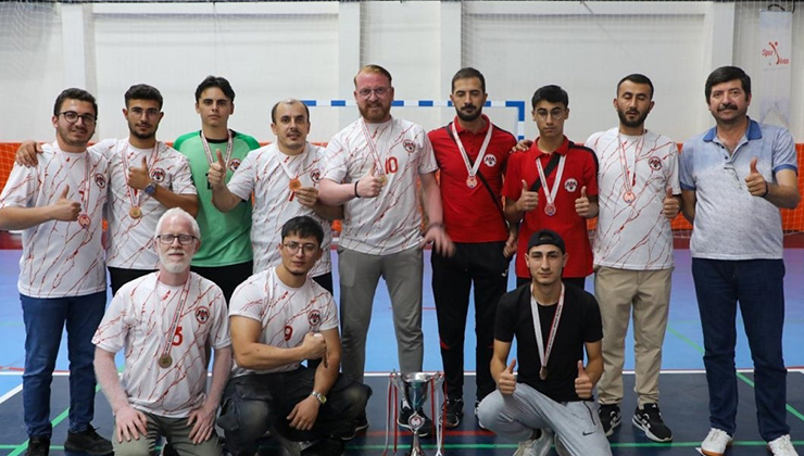 Anadolu Kartalları Konya’ya kupayla döndü