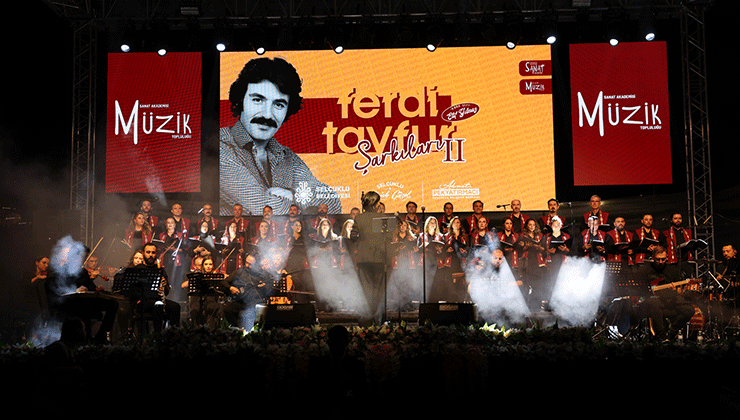 Binlerce Ferdi Tayfur hayranı Selçuklu’da buluştu