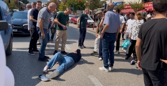 Bursa’da yolun karşısına geçen 2 kadına motosiklet çarptı