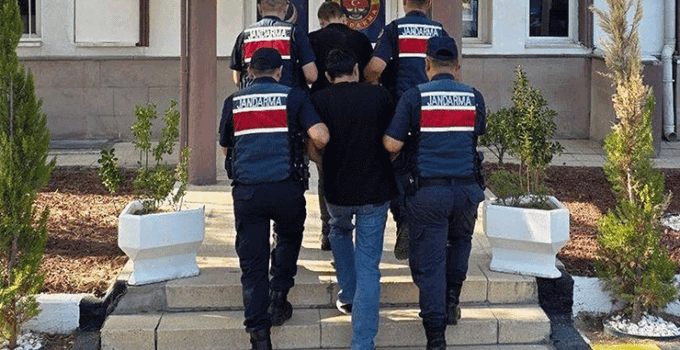 Cezaevi firarileri, ticari takside yakalandı