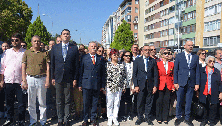 CHP’den 102. Yıl çelengi