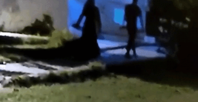 Eski eşi tarafından eşarbıyla boğularak öldürülen kadının son anları güvenlik kamerasına yansıdı