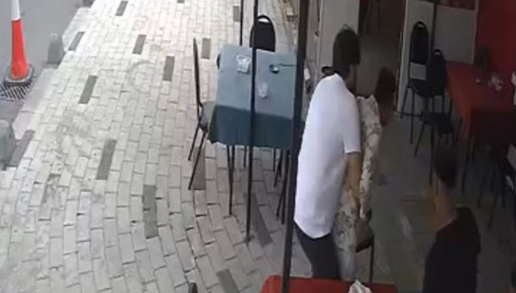 Esnafın Heimlich manevrası zihinsel engelli vatandaşın hayatını kurtardı