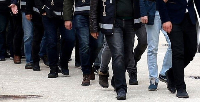 FETÖ’nün emniyet mahrem yapılanmasına yönelik operasyonda 16 şüpheli yakalandı