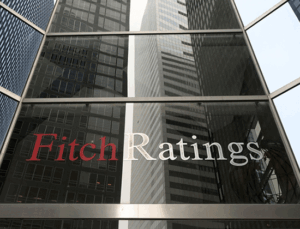 Fitch, Fransa’nın kredi notunu düşürdü