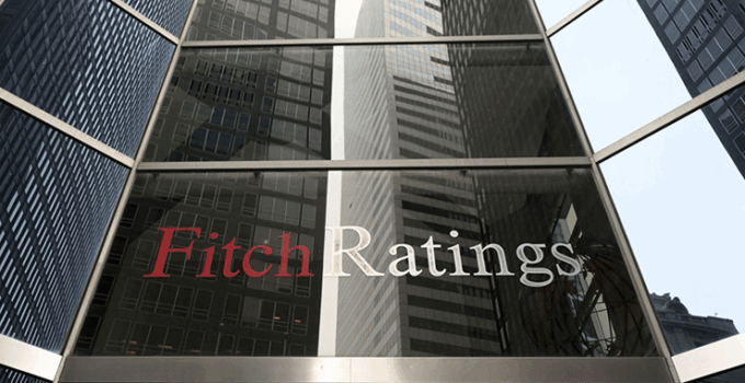 Fitch, Fransa’nın kredi notunu düşürdü