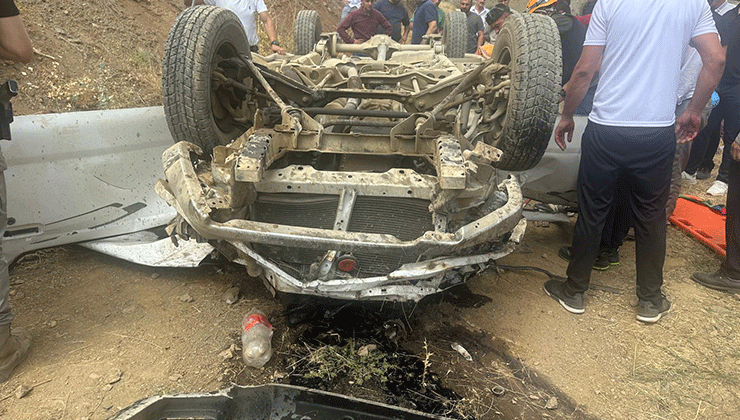 Hakkari’de trafik kazası: 3 ağır yaralı