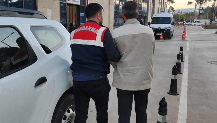 İzmir merkezli FETÖ operasyonunda 35 şüpheli yakalandı