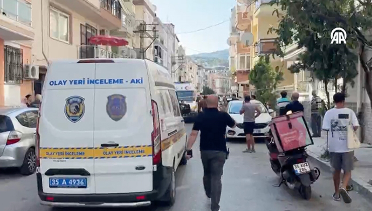 İzmir’de polis merkezine saldıran 16 yaşındaki şahıs 2 polisi şehit etti, o anlar kamerada