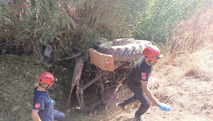 İzmir’de traktör kazası: 33 yaşındaki sürücü hayatını kaybetti