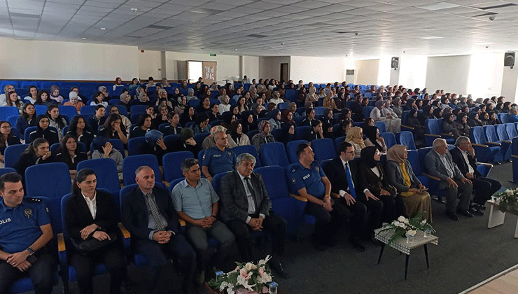 Kadınhanı Kültür Merkezi’nde KADES semineri