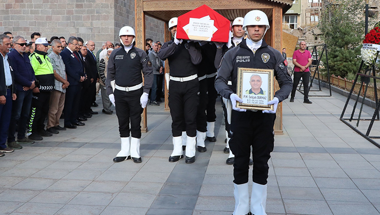 Kalp krizi geçiren polis memuru hayatını kaybetti