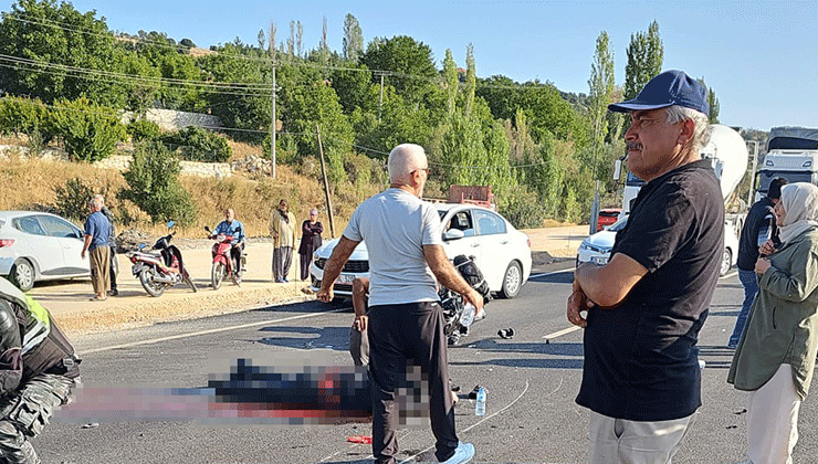 Kamyonete çarpan motosiklet sürücüsü hastanede kurtarılamadı