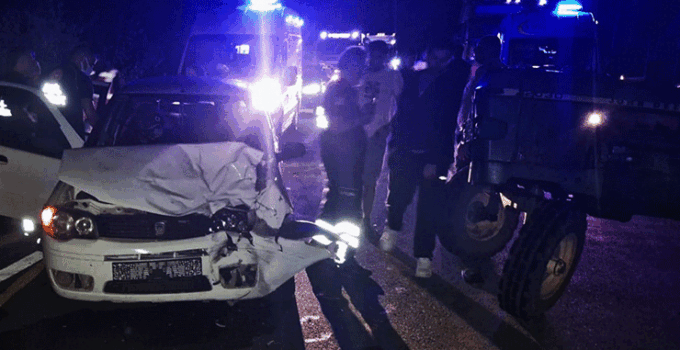 Karabük’te otomobil traktörle çarpıştı: 4 yaralı