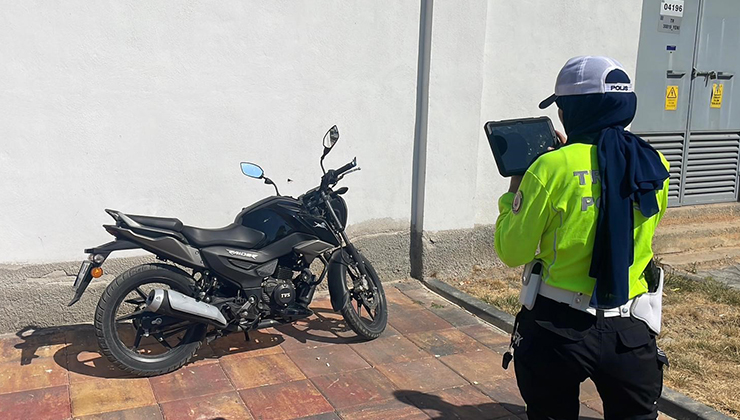 Karaman’da devrilen motosikletin sürücüsü yaralandı