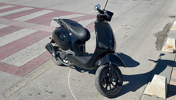 Karaman’da Fiat otomobille çarpışan motosikletli yaralandı