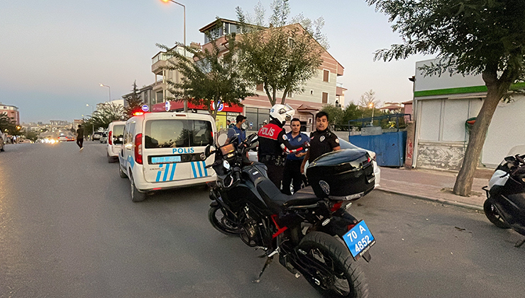Karaman’da polisin ‘dur’ ihtarına uymayan motosikletli, kovalamaca sonucu yakalandı