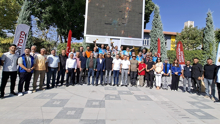 Karapınar’da Uluslararası Yelkenkanat Şampiyonası ödül töreni düzenlendi