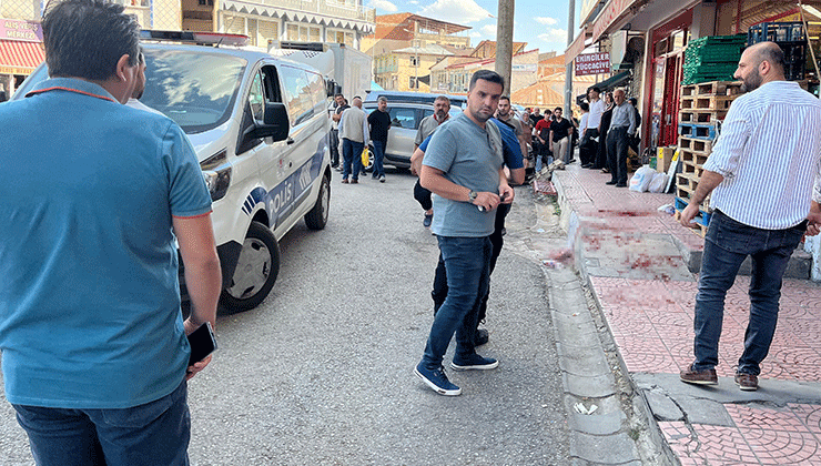 Kardeşi tarafından bıçaklanan genç ağır yaralandı