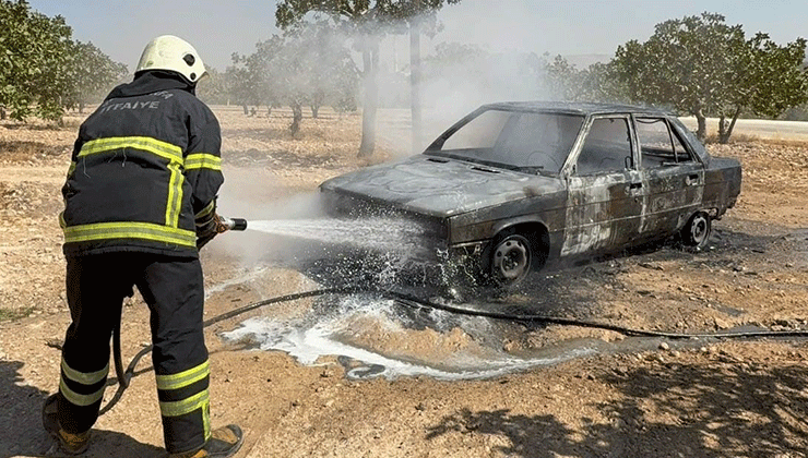 Kendi otomobilini ateşe verdi