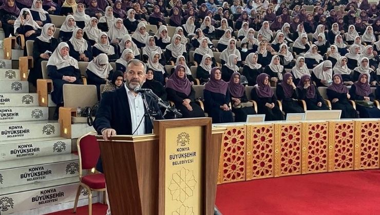 Konya İl Müftülüğü tarafından yürütülen “Oku ve Yüksel” Projesi Kapsamında “Taç Giyme ve Hatim” programı düzenledi