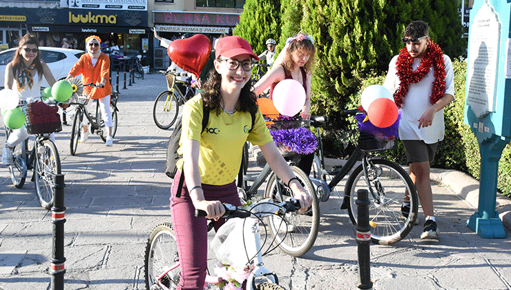 Konya’da kadınlar, Dünya Otomobilsiz Kentler Günü’ne dikkati çekmek için pedal çevirdi