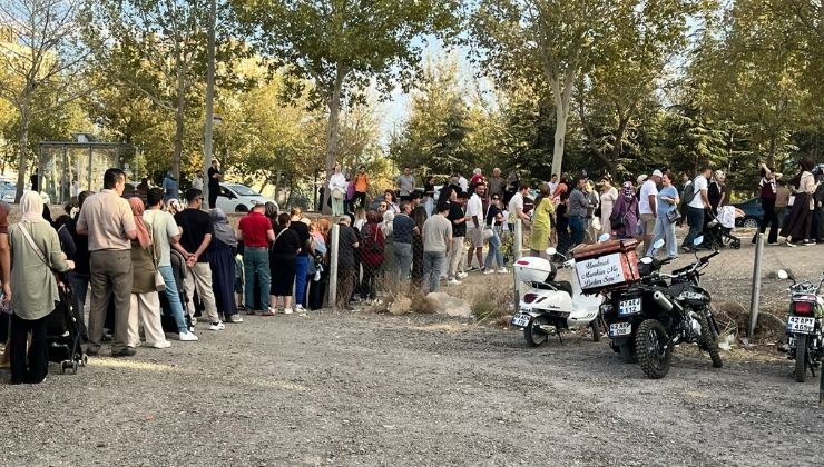 Konya’da metrelerce kuyruk oluştu