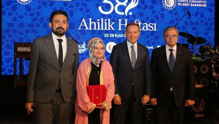 Konya’dan Rahime Nur Altın, Türkiye’nin Yılın Çırağı ödülünü aldı