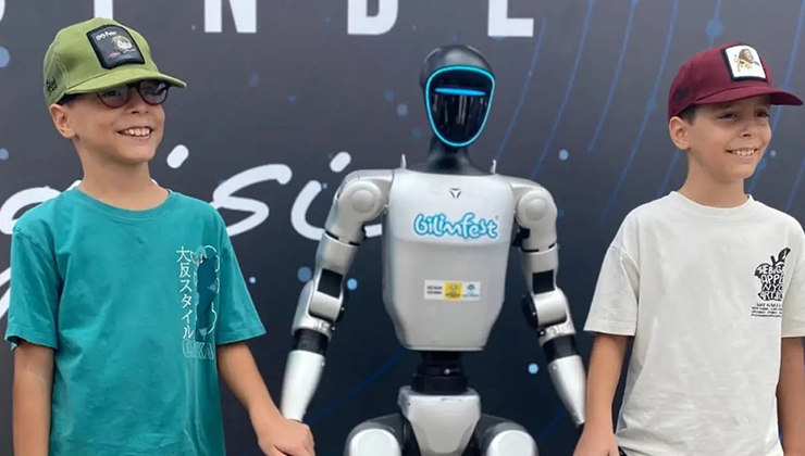 Konya’nın robotu ilgi odağı oldu