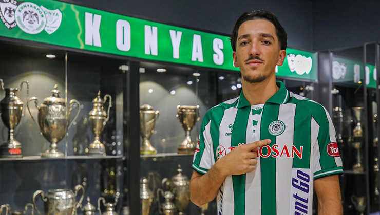 Konyasporlu Emir Bars, imza için Van’a gitti