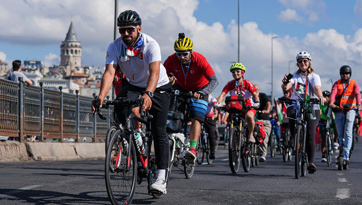 Küresel Sumud Filosu’na destek için İstanbul’da pedallar çevrildi