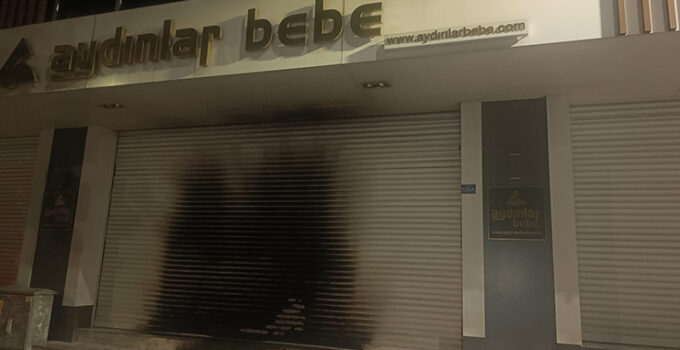 Mağazayı ateşe verdi, o anları da kayıt altına aldı