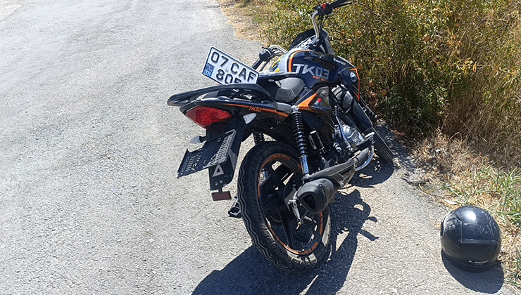 Manavgat’ta kamyonetle çarpışan motosikletin sürücüsü yaralandı