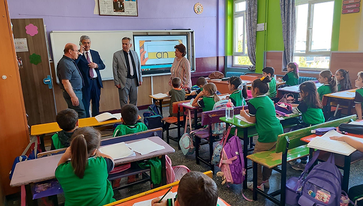 Müdür Yiğit okulları inceliyor