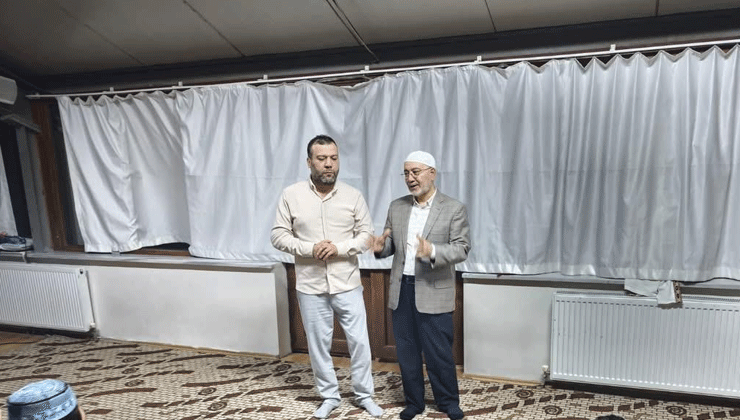 Müftü Taş, öğrencilerle