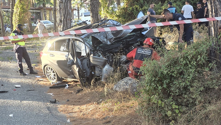 Muğla’da otomobil, ağaca çaptı: 1 ölü, 1 yaralı