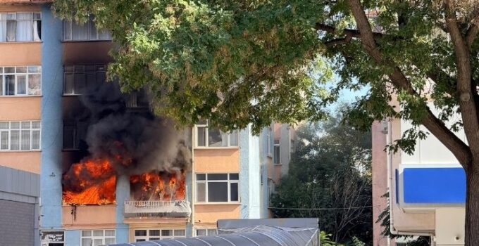 Nalçacı Campınar Sokaktaki evde yangın çıktı