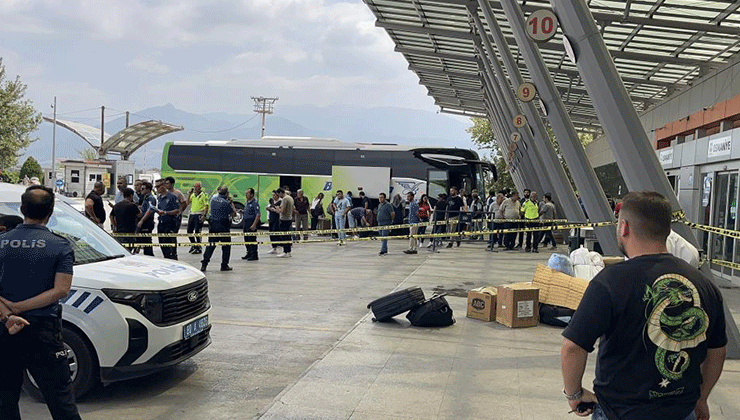Otogarda kızını vuran babayı vatandaşlar darbetti