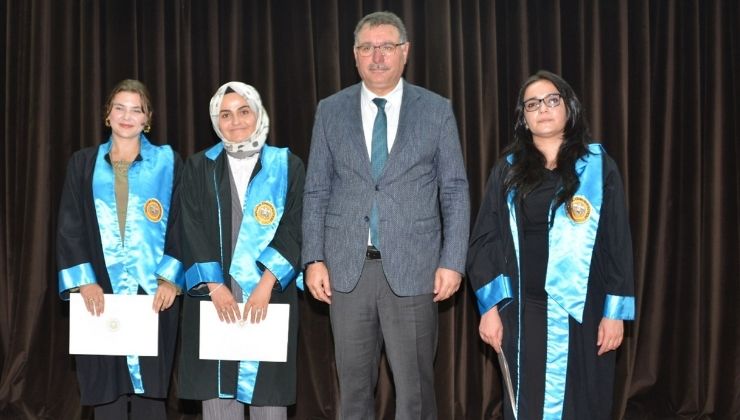 Sağlık Bilimleri ve Fen Bilimleri Enstitülerinde mezuniyet heyecanı