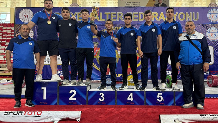 Selçuklu Belediyespor Türkiye üçüncülüğüne imza attı