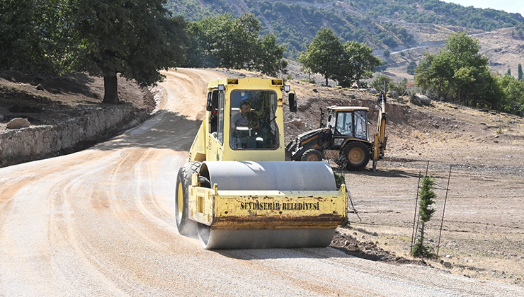 Seydişehir mahallelerinde soğuk asfalt çalışmaları başladı