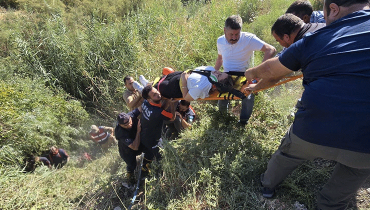 Siirt’te öğretmenleri taşıyan otomobil dereye uçtu: 2 yaralı