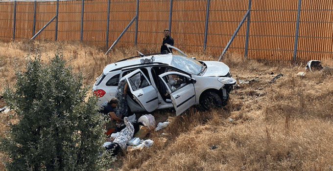 Sivas’ta yoldan çıkan araçtaki 1’i bebek 4 kişi yaralandı