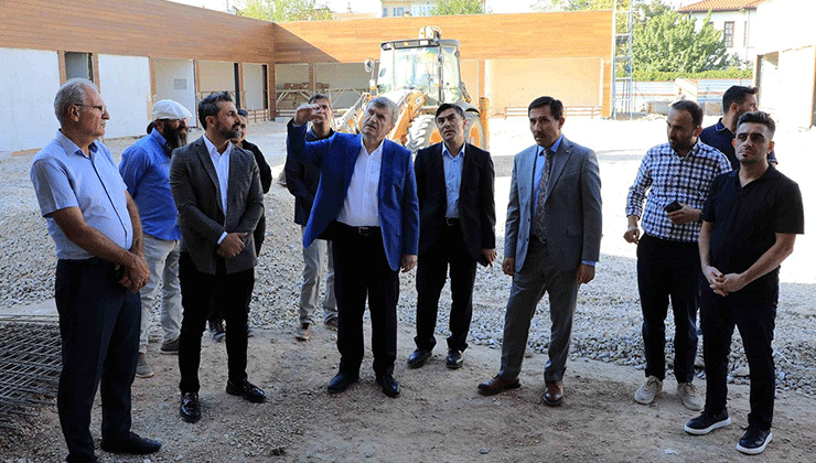 Tahir Akyürek ve Hasan Kılca Karatay Arastası ve Engelsiz Yaşam Merkezi’nde incelemelerde bulundu