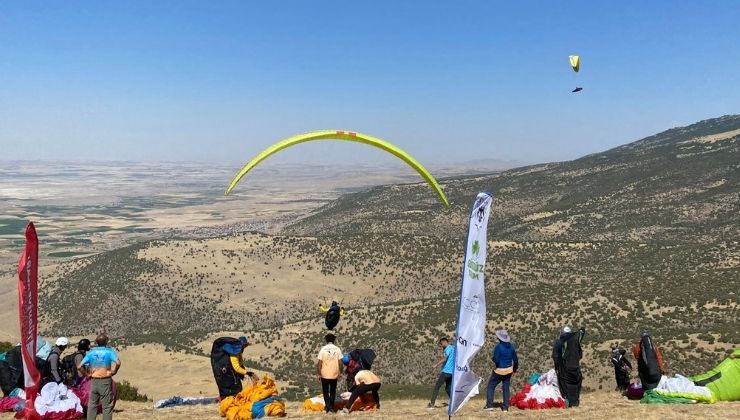 Türkiye Yamaç Paraşütü Mesafe Yarışması Konya’da başladı