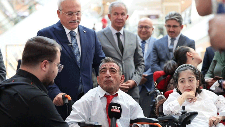 Vali, mutlu gününde yalnız bırakmadı