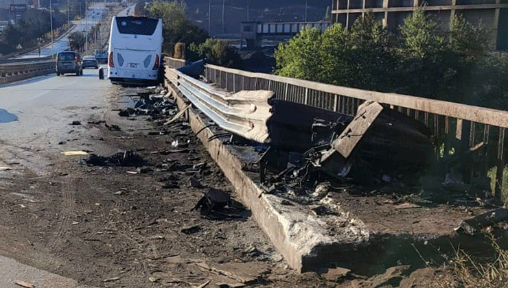 Yolcu otobüsü köprü bariyerlerine çarptı: 1 yaralı