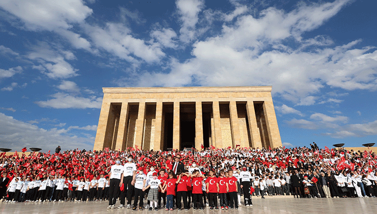 100 bine yakın katılımcı Anıtkabir’e akın etti